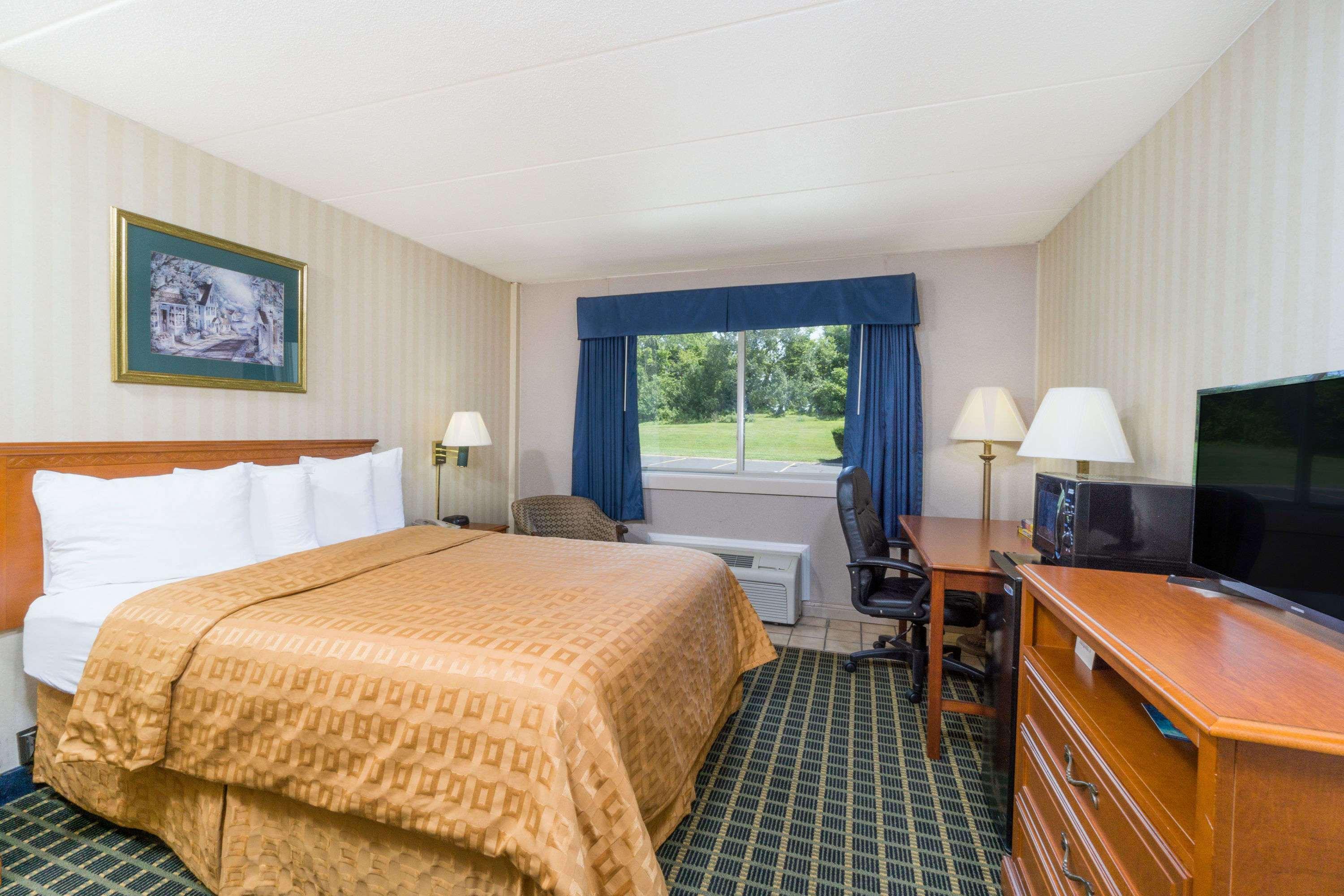 Days Inn By Wyndham Columbus East Airport Esterno foto