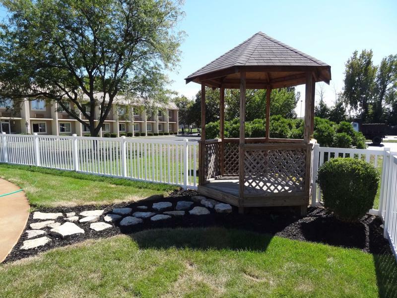 Days Inn By Wyndham Columbus East Airport Esterno foto